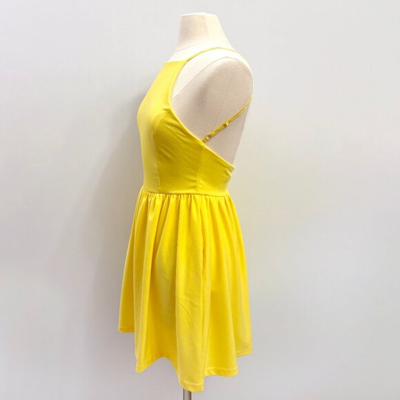 Backless yellow sleeveless mini dress size Medium - Picture 4 of 10